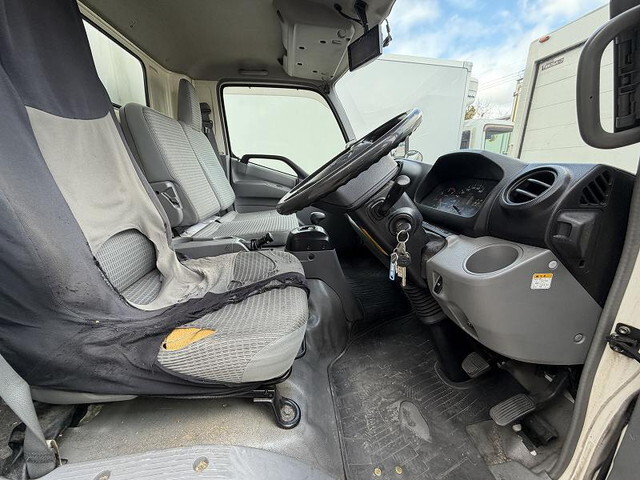 日野デュトロ冷凍車（冷蔵車）小型（2t・3t）[写真33]