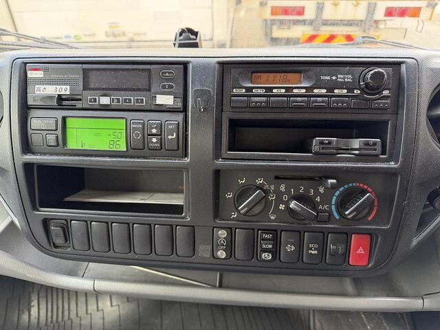 日野デュトロ冷凍車（冷蔵車）小型（2t・3t）[写真34]