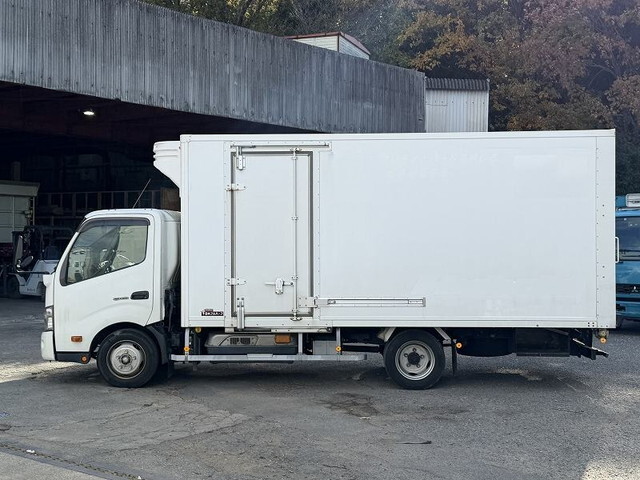 日野デュトロ冷凍車（冷蔵車）小型（2t・3t）[写真06]