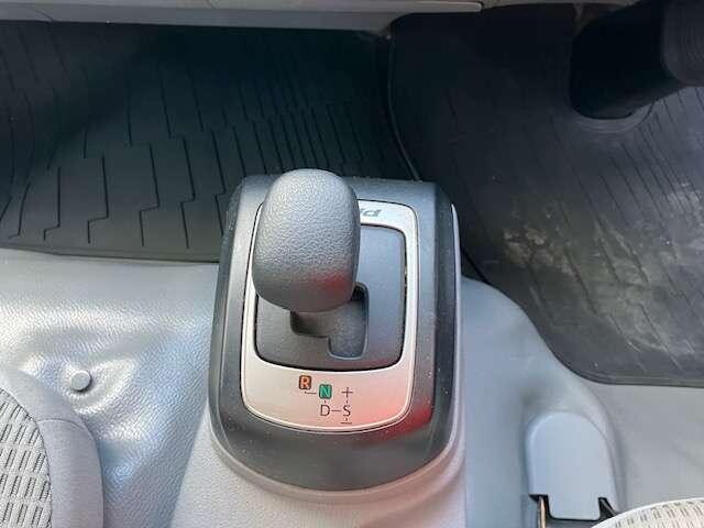 日野デュトロ平ボディ小型（2t・3t）[写真13]