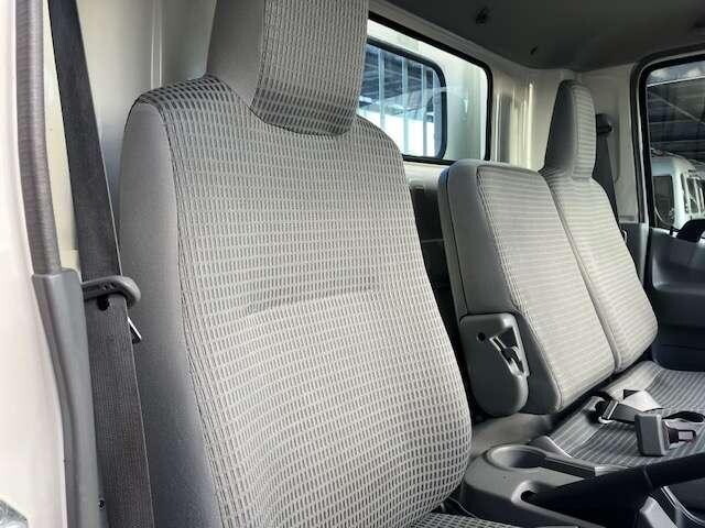 日野デュトロ平ボディ小型（2t・3t）[写真15]