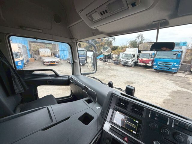 三菱ふそうスーパーグレートトレーラーヘッド（トラクターヘッド）大型（10t）[写真40]