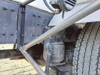 三菱ふそうスーパーグレートタンク車（タンクローリー）大型（10t）[写真12]