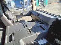 三菱ふそうスーパーグレートタンク車（タンクローリー）大型（10t）[写真19]