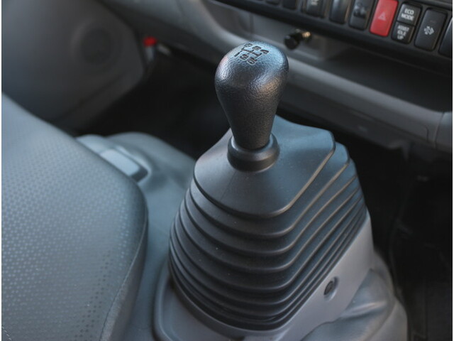 日野デュトロ平ボディ小型（2t・3t）[写真28]