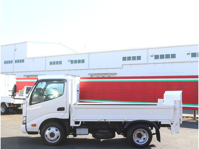 日野デュトロ平ボディ小型（2t・3t）[写真04]