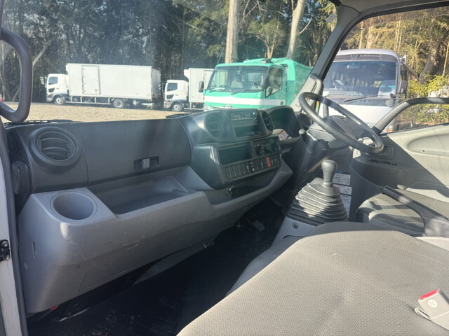 日野デュトロ高所作業車小型（2t・3t）[写真12]