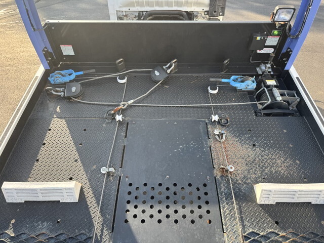 いすゞエルフセーフティローダー小型（2t・3t）[写真12]