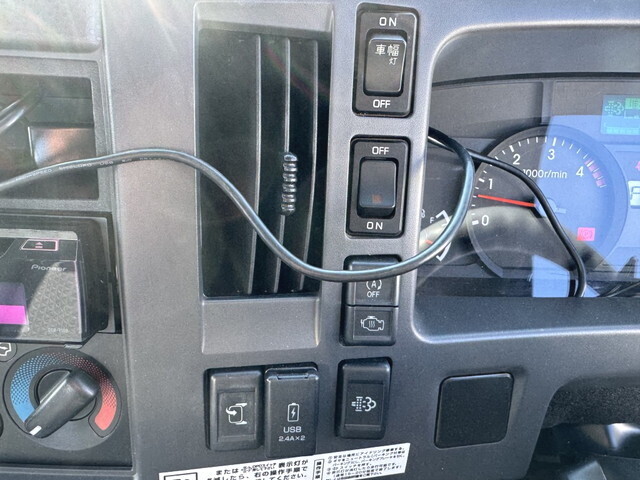 いすゞエルフセーフティローダー小型（2t・3t）[写真28]