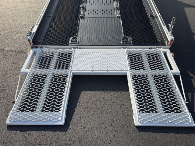 いすゞエルフセーフティローダー小型（2t・3t）[写真09]