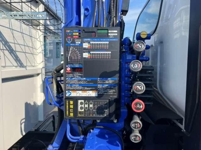 いすゞエルフダンプ・クレーン付小型（2t・3t）[写真09]