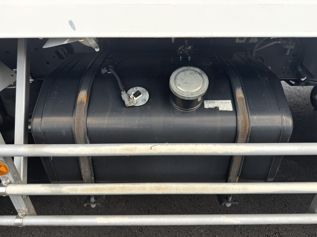 いすゞギガ冷凍車（冷蔵車）大型（10t）[写真28]