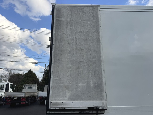 いすゞギガ冷凍車（冷蔵車）大型（10t）[写真05]