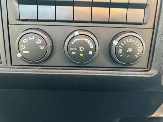 三菱ふそうファイター平ボディ中型（4t）[写真12]