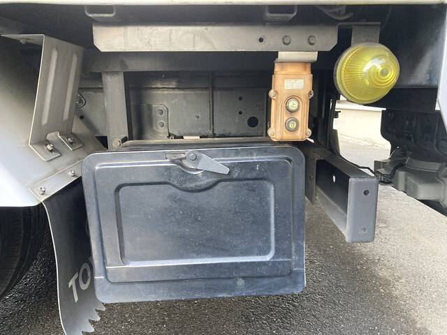 日野デュトロアルミバン小型（2t・3t）[写真10]