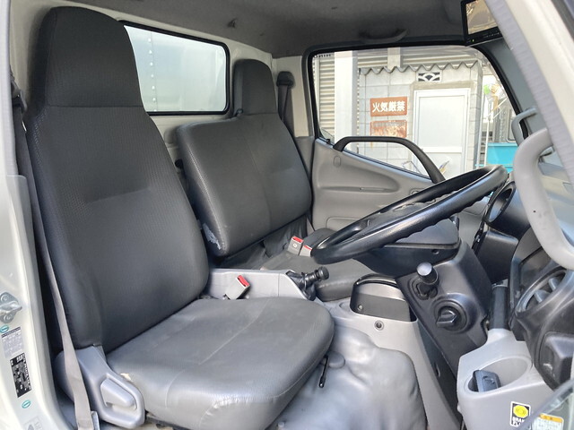 日野デュトロアルミバン小型（2t・3t）[写真13]