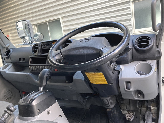 日野デュトロアルミバン小型（2t・3t）[写真14]