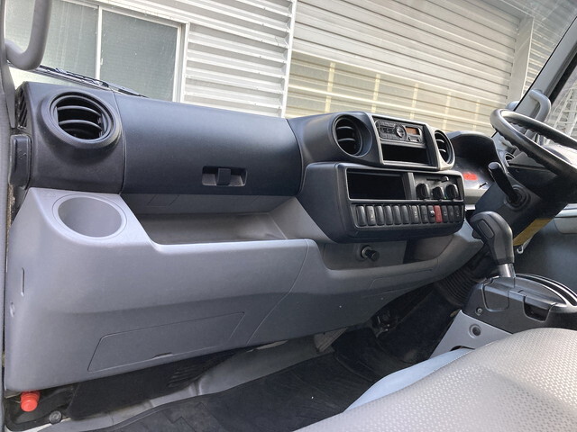 日野デュトロアルミバン小型（2t・3t）[写真18]