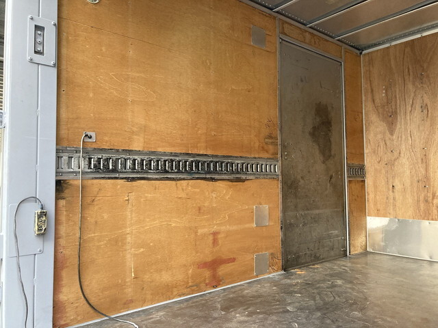 日野デュトロアルミバン小型（2t・3t）[写真20]