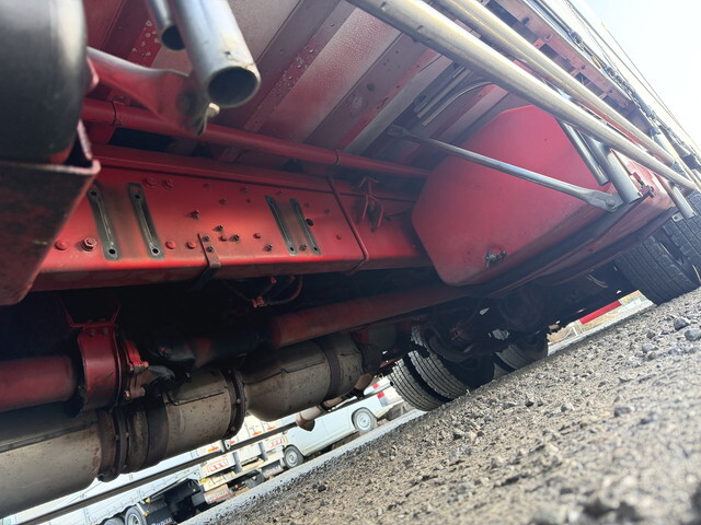 三菱ふそうスーパーグレートアルミウイング大型（10t）[写真32]