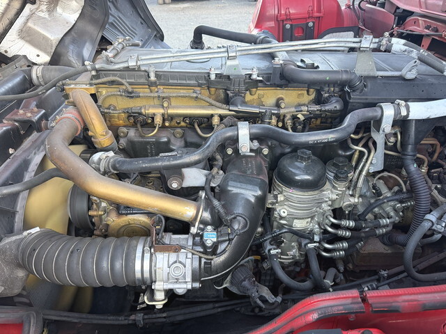 三菱ふそうスーパーグレートアルミウイング大型（10t）[写真40]