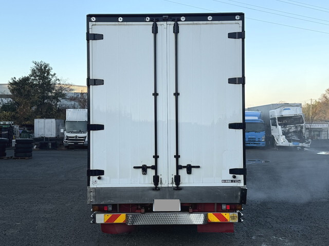 三菱ふそうスーパーグレートアルミウイング大型（10t）[写真09]