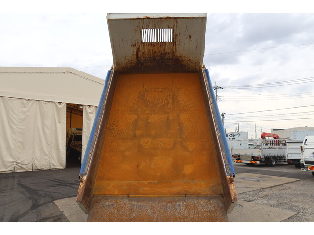 いすゞフォワードダンプ中型（4t）[写真10]