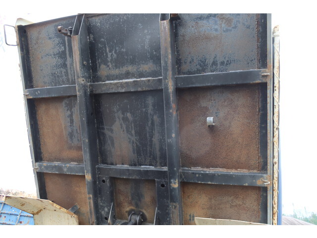 いすゞフォワードダンプ中型（4t）[写真13]