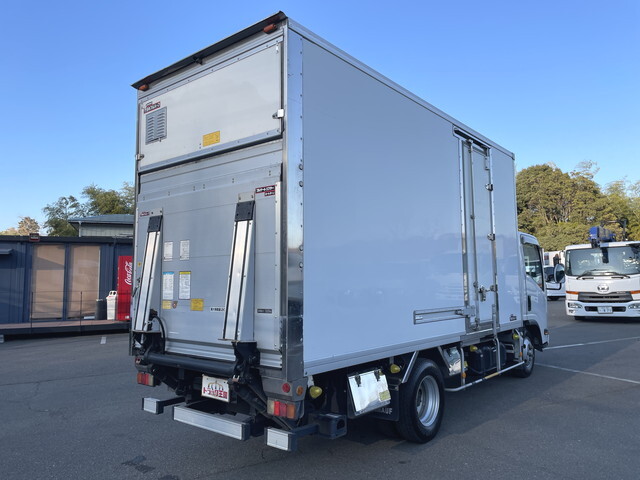 いすゞエルフパネルバン小型（2t・3t）[写真02]