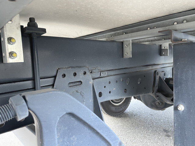 いすゞエルフパネルバン小型（2t・3t）[写真24]