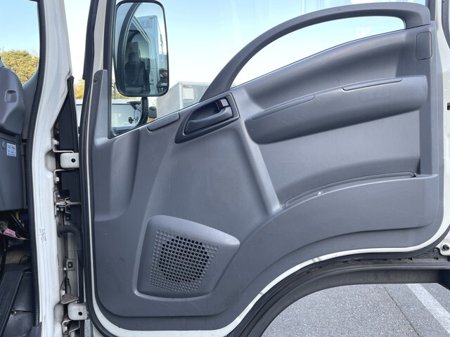 いすゞエルフパネルバン小型（2t・3t）[写真30]