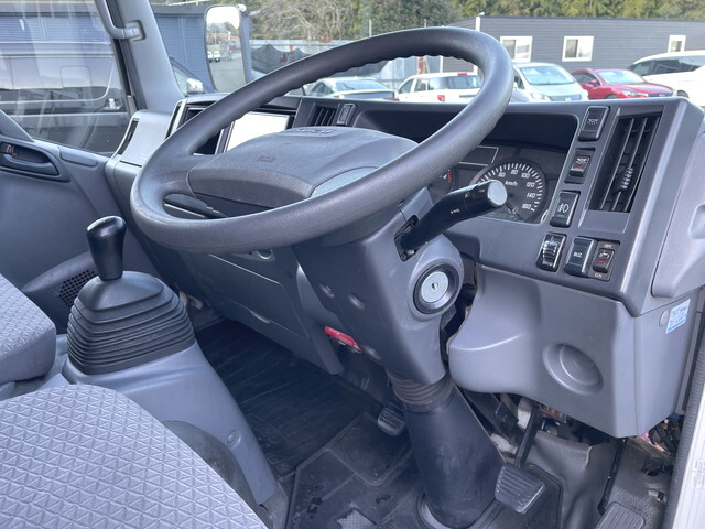 いすゞエルフパネルバン小型（2t・3t）[写真34]