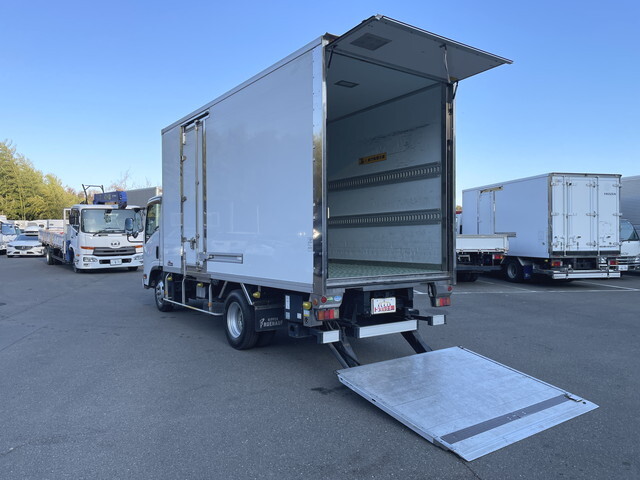 いすゞエルフパネルバン小型（2t・3t）[写真04]