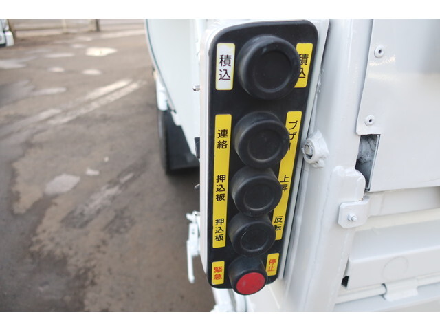 いすゞエルフパッカー車（塵芥車）小型（2t・3t）[写真07]