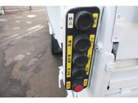 いすゞエルフパッカー車（塵芥車）小型（2t・3t）[写真08]