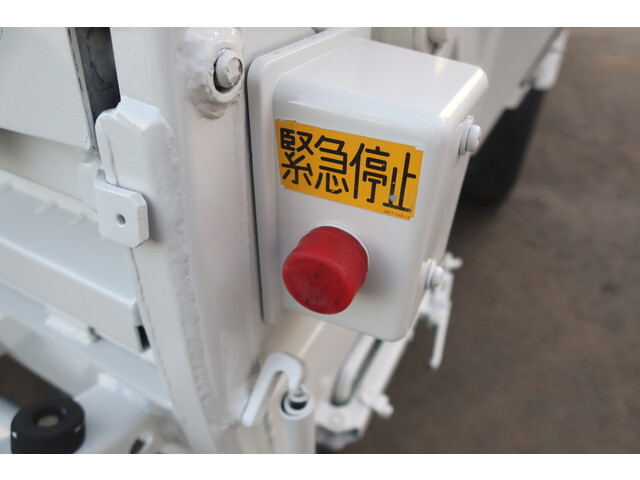 いすゞエルフパッカー車（塵芥車）小型（2t・3t）[写真08]