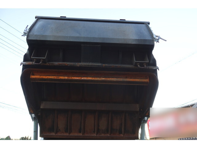 いすゞエルフパッカー車（塵芥車）小型（2t・3t）[写真09]