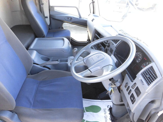 三菱ふそうファイターアルミウイング中型（4t）[写真18]