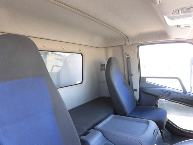 三菱ふそうファイターアルミウイング中型（4t）[写真19]