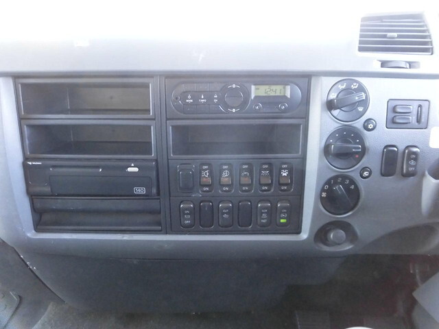 三菱ふそうファイターアルミウイング中型（4t）[写真21]