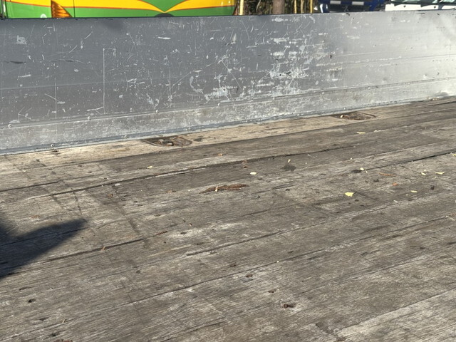 いすゞフォワードクレーン6段中型（4t）[写真39]