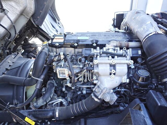 三菱ふそうファイターアルミウイング中型（4t）[写真14]