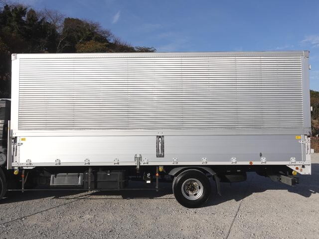 三菱ふそうファイターアルミウイング中型（4t）[写真08]