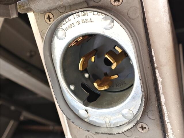 UDトラックスクオン冷凍車（冷蔵車）大型（10t）[写真24]