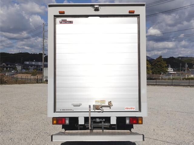 いすゞエルフアルミバン小型（2t・3t）[写真02]