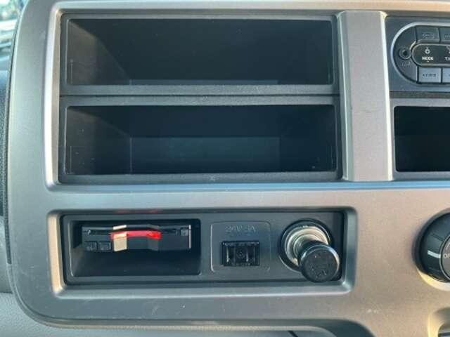 日産コンドル平ボディ中型（4t）[写真12]