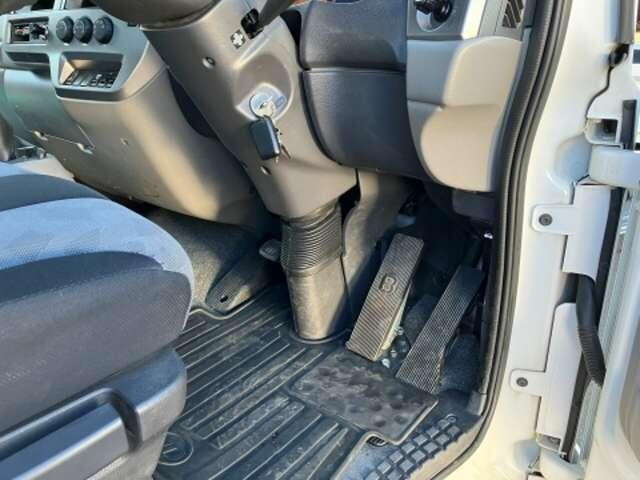 日産コンドル平ボディ中型（4t）[写真16]