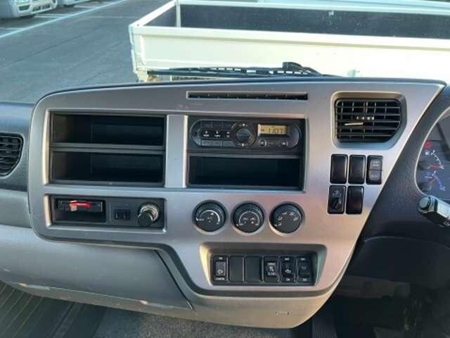 日産コンドル平ボディ中型（4t）[写真09]