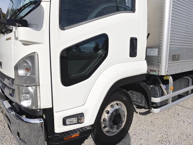 いすゞフォワードアルミバン中型（4t）[写真08]