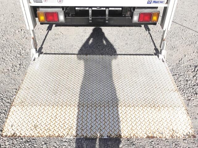 日産エルフ冷凍車（冷蔵車）小型（2t・3t）[写真12]